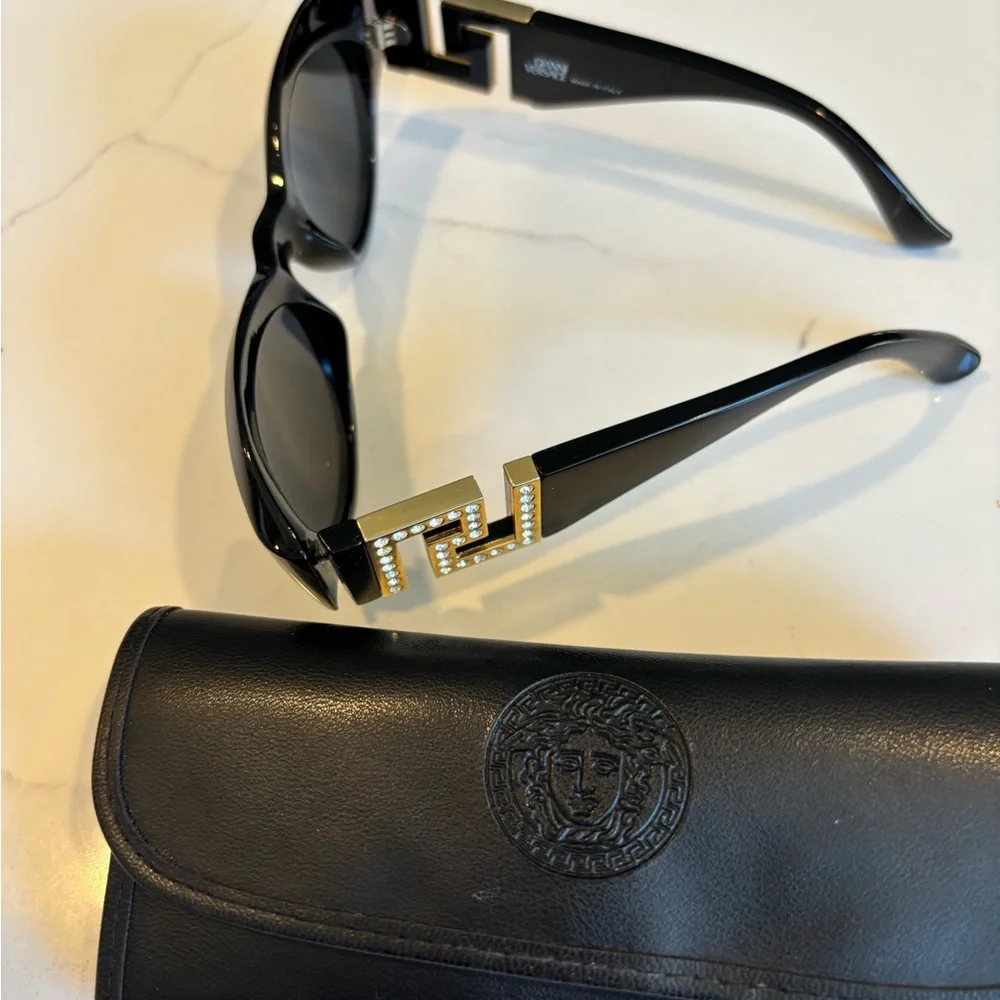 Gianni Versace T74 C Col 852 RH Black and Gold Sunglasses, Rhinestone RARE‼️😎